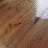 Holzboden gereinigt und versiegelt
